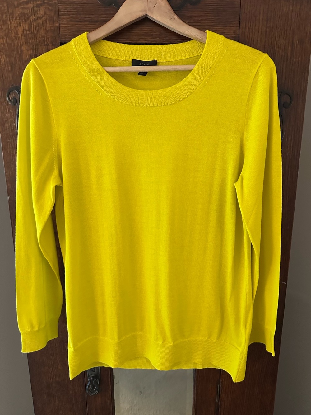 J. Crew Women’s Lightweight Merino Wool Sweater in Vibrant Yellow Size Large